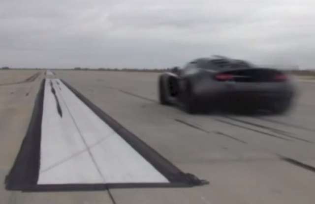 Videón a Hennessey Venom GT gyorsulása: észvesztő látvány