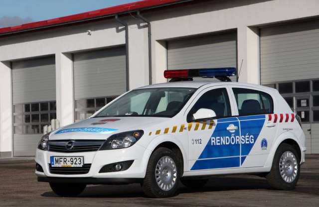 Vajon tényleg jobb az Opel, mint a Ford rendőrautó?