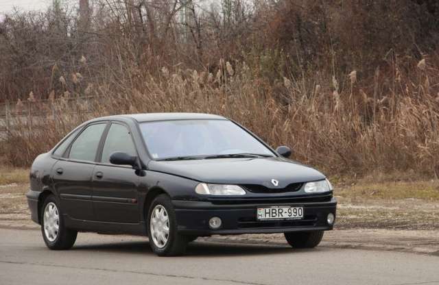 Renault Laguna 1.6 16V RXT, 1999 - használtteszt