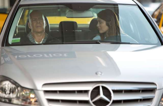 Tucatnyi Mercedest reklámoz az ötödik Die Hard mozi