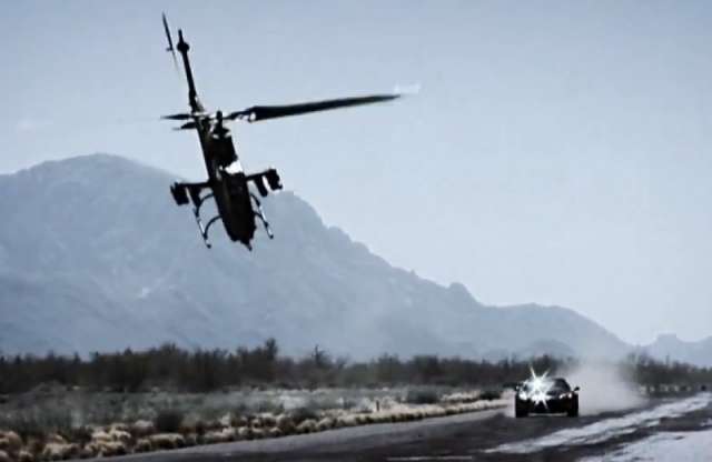 Kikapott a Corvette-től, majd földnek csapódott a katonai helikopter