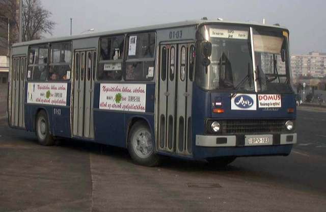 Félig elfeledett, de szimbolikus buszt restaurál a BKK