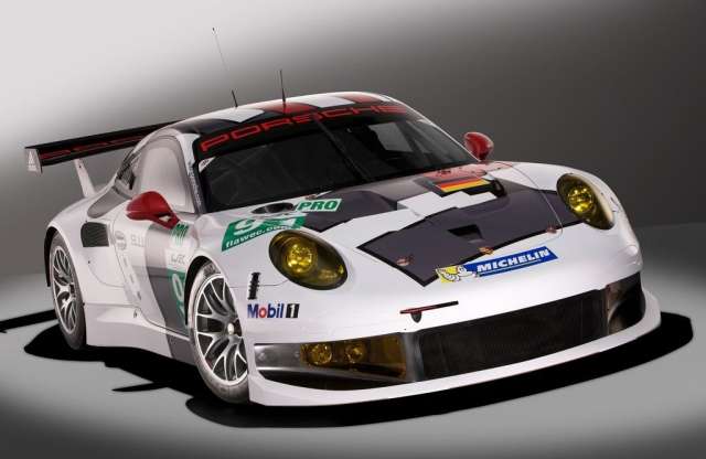 Íme a Porsche legújabb versenyautója. Csupa karbon